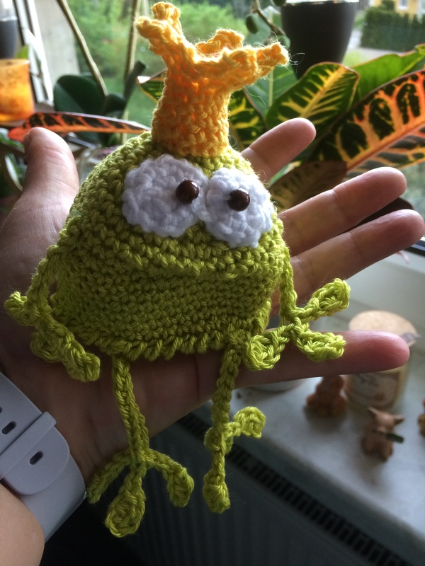 Crochet Pattern Egg Warmer Frog King - PDF english