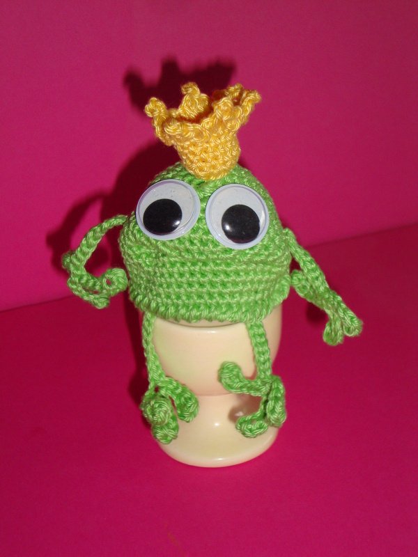 Crochet Pattern Egg Warmer Frog King - PDF english