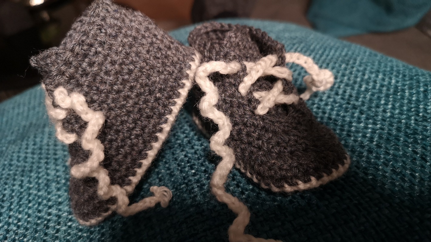 Häkelanleitung, Babyschuhe in 4 Größen