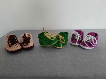 3 paar Babyschuhe für frisch geschlüpfte bzw. Bald kommende Mädels :)