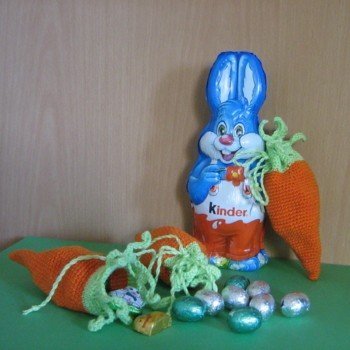 diese  "süssen Möhrchen"  gab es für die Kinder an Ostern :-)