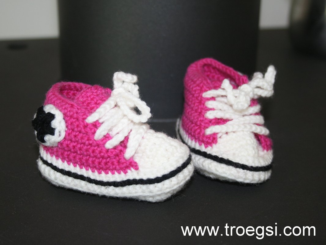Häkelanleitung für Baby-Turnschuhe (#1)
