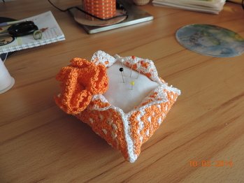 Danke die Anleitung war sehr gut beschrieben.
Das Muster werde ich mal als Tola versuchen wenn die anderen Sachen fertig sind.
LG Hilde