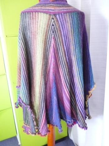 Nicht so stark unterschiedlich in den Farbstreifen wie das Original.