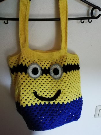 Ich habe aus dieser Anleitung eine Minion Tasche gemacht.