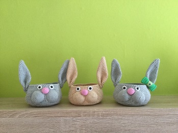 Hat prima geklappt. Anleitung ist super. Jetzt fällt nur noch die Füllung. Habe nur die spitzen Ohren genommen, gefielen mir besser. Jetzt kann Ostern kommen!