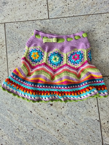 Habe nun schon den zweiten Rock für meine Tochter gehäkelt.