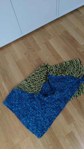 Etwas abgewandelt 2farbig und den Halsausschnitt mit Mäusez Zacken aufgepept