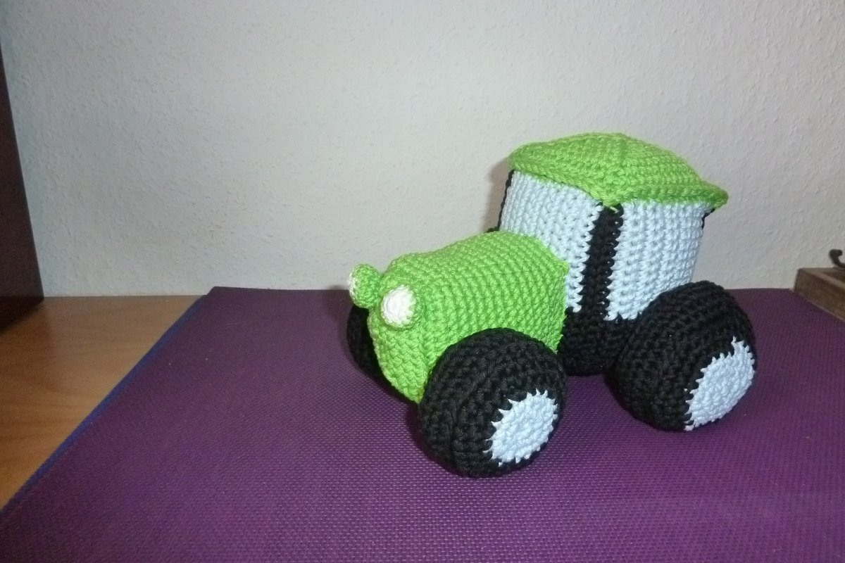 gehäkelter Traktor