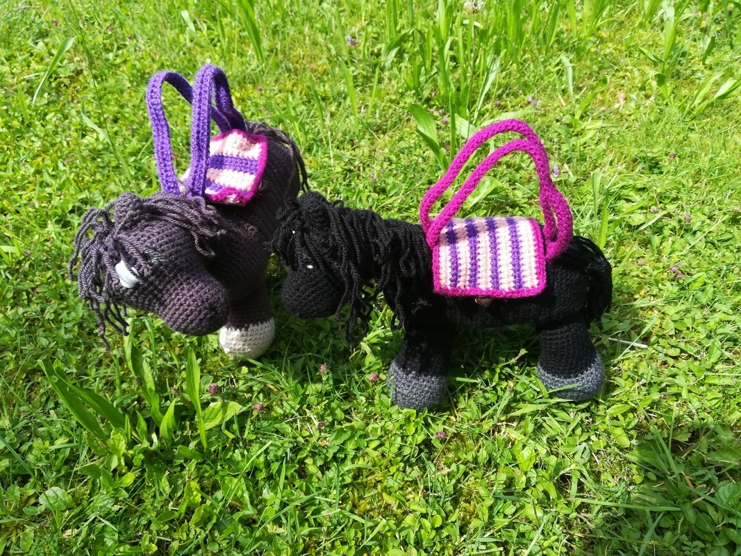 Kostenlose Häkelanleitung Tasche für Mädchen als Pferd