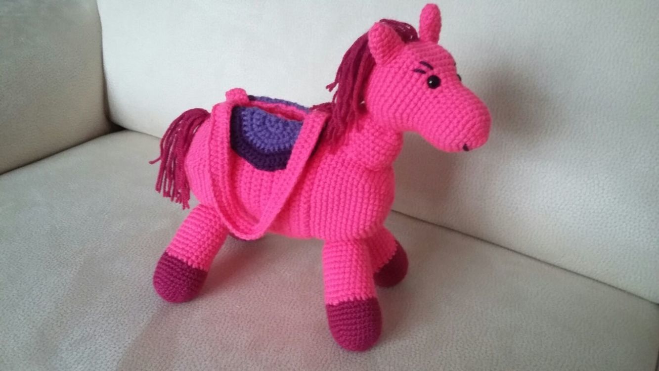 Kostenlose Häkelanleitung Tasche für Mädchen als Pferd