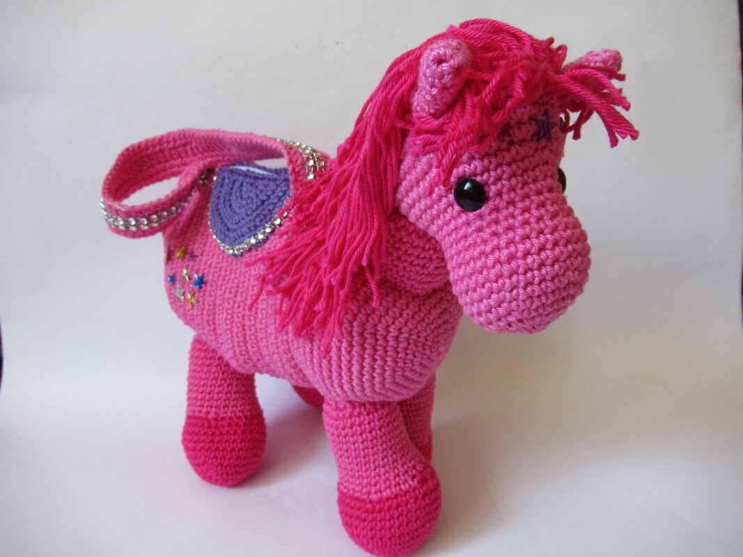 Kostenlose Häkelanleitung Tasche für Mädchen als Pferd