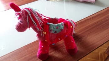 Meine Arbeit und kleine Änderungen , also nur das Horn und die Deko ;-)