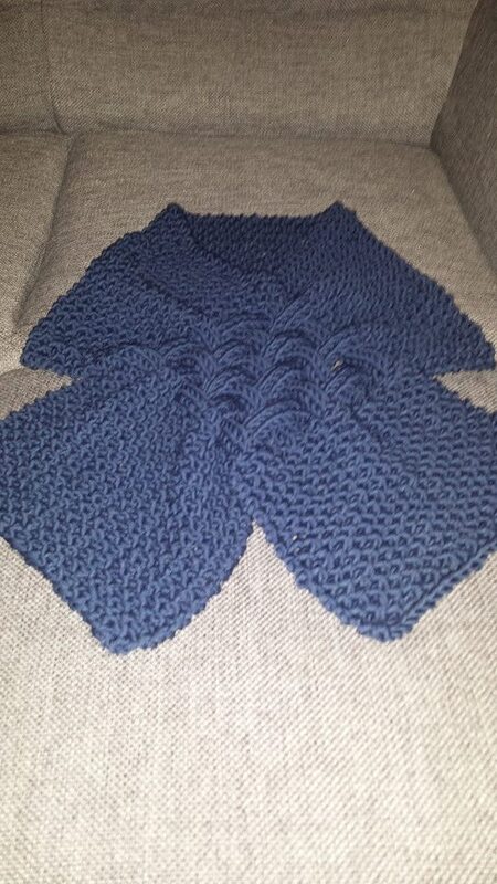 Mini-Röschen mit Blättern (Gr. ca. 2,5 cm)