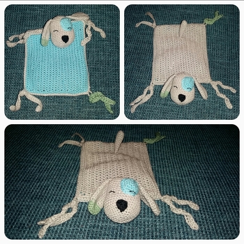 Einfach totaaal süß und irrsinnig schnell und einfach zu häkeln! :)
Ich hab in den Körper noch ein Knisterpapier und im Kopf einen Qietscheball eingearbeitet. :)