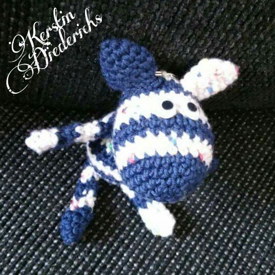 Anleitung Schlüssel-Zebra, Taschenbaumler, mini, Amigurumi, häkeln, niedlich, Häkelanleitung PDF