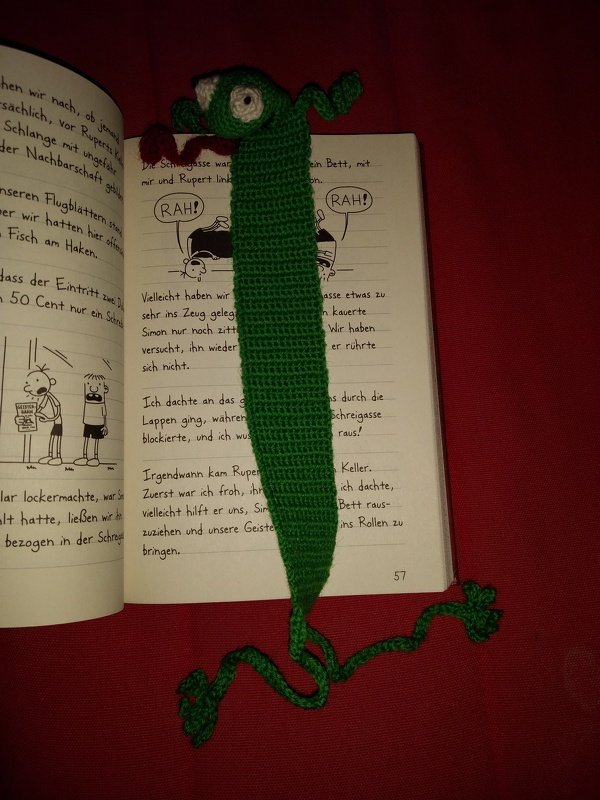 Amigurumi Crochet Frog Bookmark