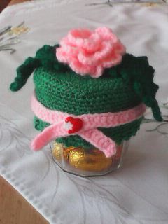 Ich habe die Rosen für ein Dekoglas gehäkelt. Sieht richtig gut aus.