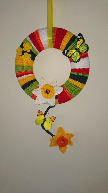 Ich hab die Narzissen für einen Türkranz  verwendet. Kam sehr gut an!