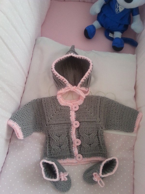 Baby and children&#039;s jacket with cable braid pattern (sizes: 0 m. - 5 y.)