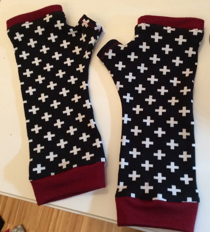 Stulpi *** E-Book PDF Datei pattern Wende Handstulpe mit Daumen 11 Größen Anleitung und Schnitt für die ganze Familie von firstloungeberlin