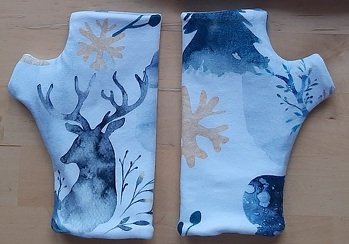 Handstulpen für meine fast zweijährige Tochter. Aussen Jersey, Innen Fleece.