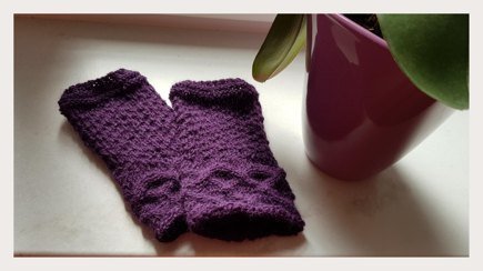 Wrist warmers &quot;Claire&quot; with celtic cable, knitting pattern, 2 sizes