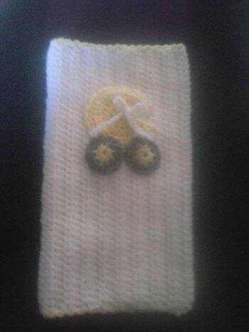 habs auf eine mutterkind pass hülle raufgenäht, gefällt mir sehr gut, und war total einfach.....super anleitung