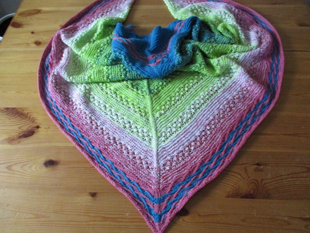 Tuch &quot;Quirks&quot; Farbverlaufstuch mit zweifarbigem Muster, Anleitung zum stricken