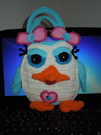 Es sind zwar viele Teile aber zum Häkeln super die Krebsmaschen kannte ich nicht sind aber auf You Tube zum Nachschauen und dort gut beschrieben :-)