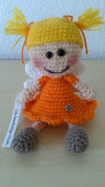 Super tolle Anleitung so toll erklärt einfach spitze und ganz verschiedene Schutzengele kann man häkeln bin total begeistert und ich hab's noch geschafft.....