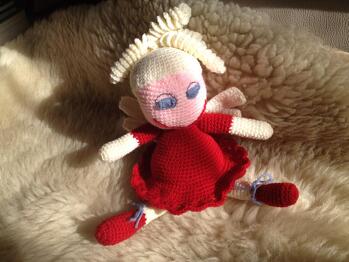 Es hat prima geklappt und ist nun das Schutzengelchen eines 1-monatigen Mädchen, welches schon eine Herz-OP hinter sich hat .... nun wird alles gut