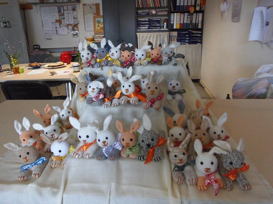 Dekofigur &quot;liegender Hase&quot;, Gr. ca. 16 cm