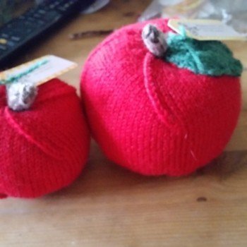 Äpfel selbst gestrickt aus Sockenwolle, ganz einfach