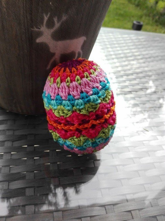 Colorful easter eggs, size 8 cm