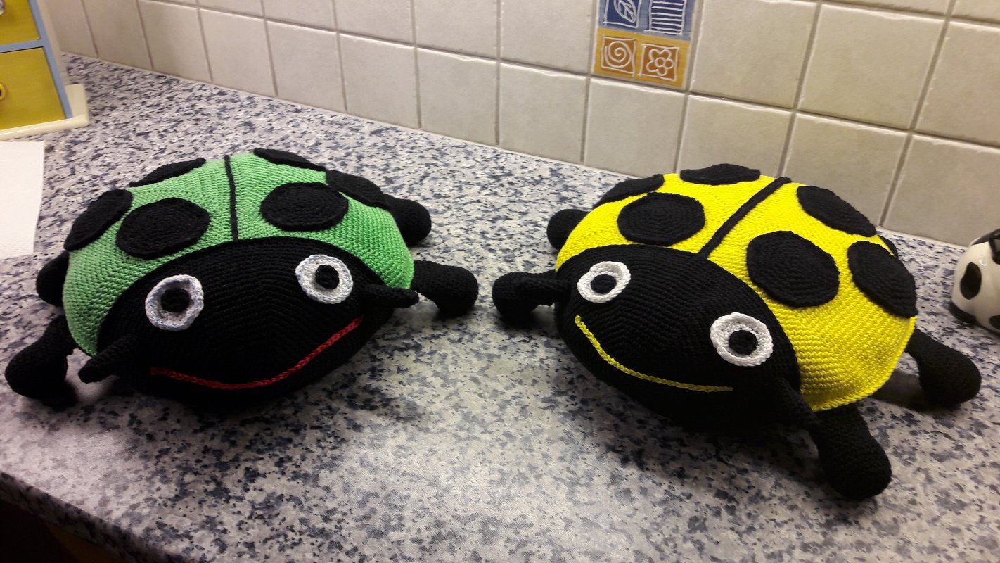 48 Häkelanleitung Kissen Marienkäfer Karl und Karla
