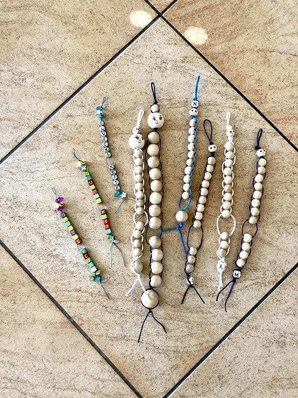 Glückskette , mit beweglichen - fixierten Holzkugeln 