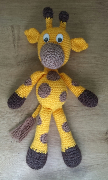 Das ist meine Giraffe. Die Anleitung ist gut zu verstehen, und es hat echt Spaß gemacht. ☺