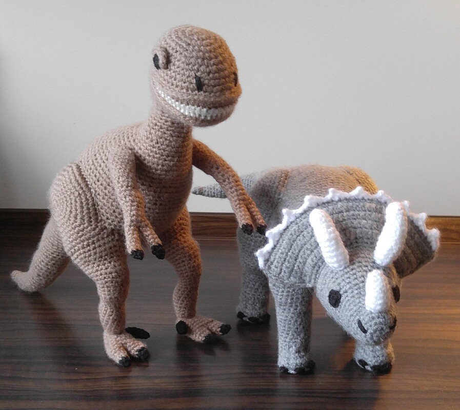 Häkelanleitung Sparset Dinosaurier Triceratops + Raptor