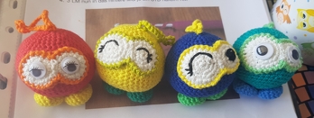 Das sind meine vier süßen, nach den lieblingsfarben meiner kollegen angefertigt :))