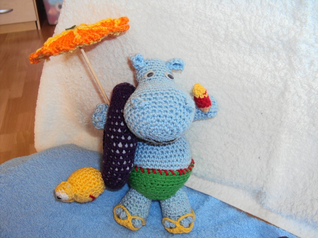 Knuffiges Nilpferd Emil - relax an der Sonne!