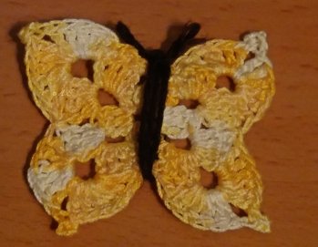 Mein Ergebnis mit Aida Garn Stärke 10 ist 4 auf 5cm groß geworden.