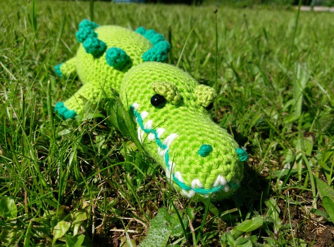 Krokodil Spike, Häkelanleitung, XL-Kuscheltier für Babys und Kleinkinder