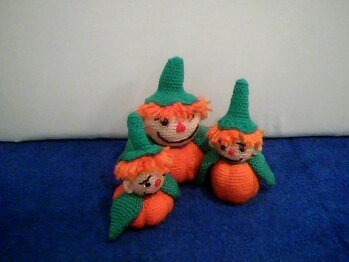 Es hat alles prima geklappt, nur leider hat meine orange Wolle nicht gereicht, habe aber schon bestellt. Dann folgt noch Kürbismama. Die Anleitung war sehr gut, häkeln hat richtig Spass gemacht. Danke