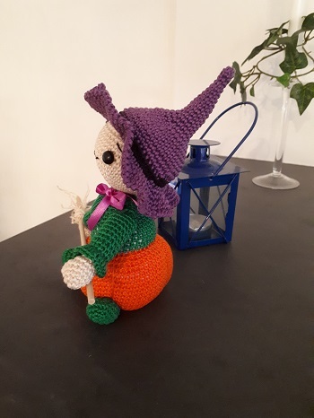 Häkelanleitung Gartenwichtel Karla Kürbis