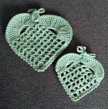 Die Anleitung ist einfach super. Gerade rechtzeitig zum Valentinstag und auch sonst ein tolles, kleines Geschenk, oder Mitbringsel. Danke!!!