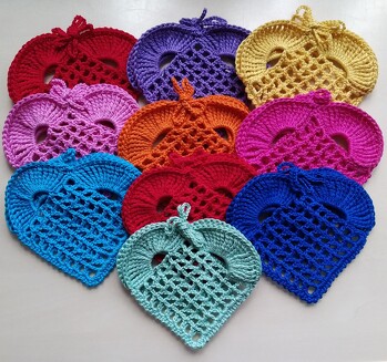 Die Anleitung ist einfach super. Gerade rechtzeitig zum Valentinstag und auch sonst ein tolles, kleines Geschenk, oder Mitbringsel. Danke!!!