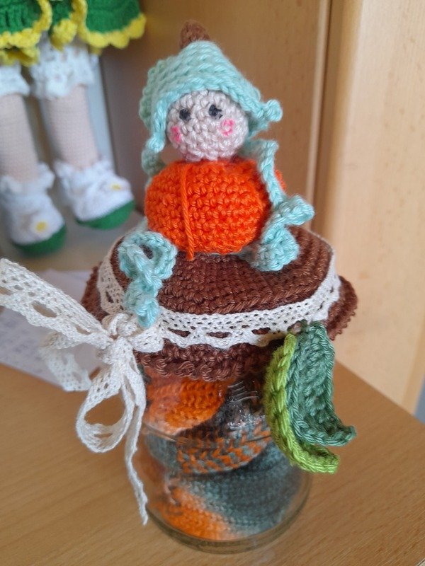 Häkelanleitung Mr Herbstchen / Dekobezug für Marmeladenglas/ Deckelbezug für Bonbonglas