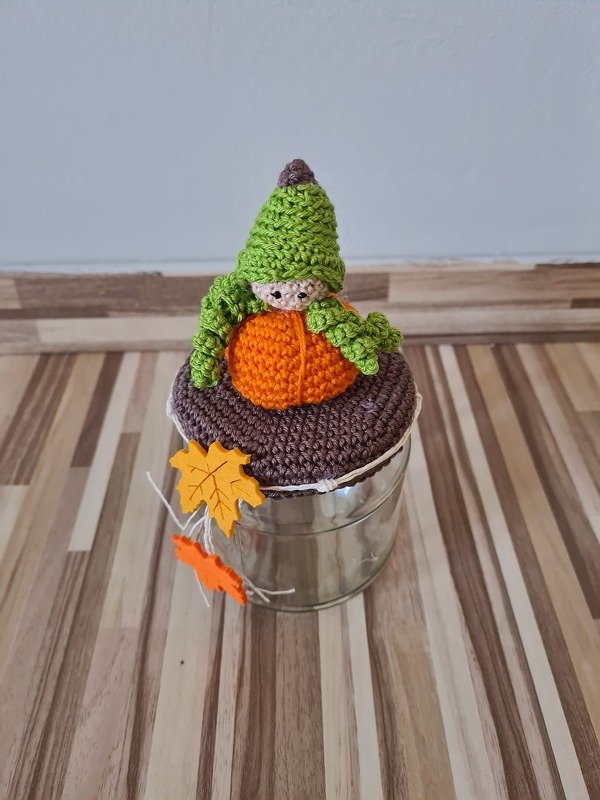 Häkelanleitung Mr Herbstchen / Dekobezug für Marmeladenglas/ Deckelbezug für Bonbonglas