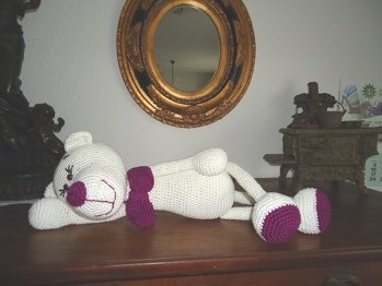 Die Katze Mietze war so ein Erfolg, daß ich gerade dabeii bin die 3. zu häkeln.
Vielen Dank für die klasse Anleitung.